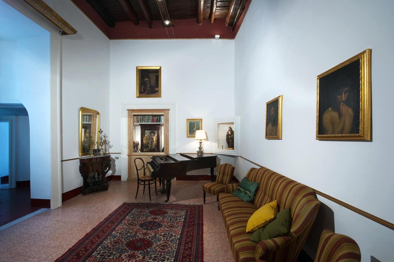 Domus Decumana A Palazzo Petrucci Appartamento *